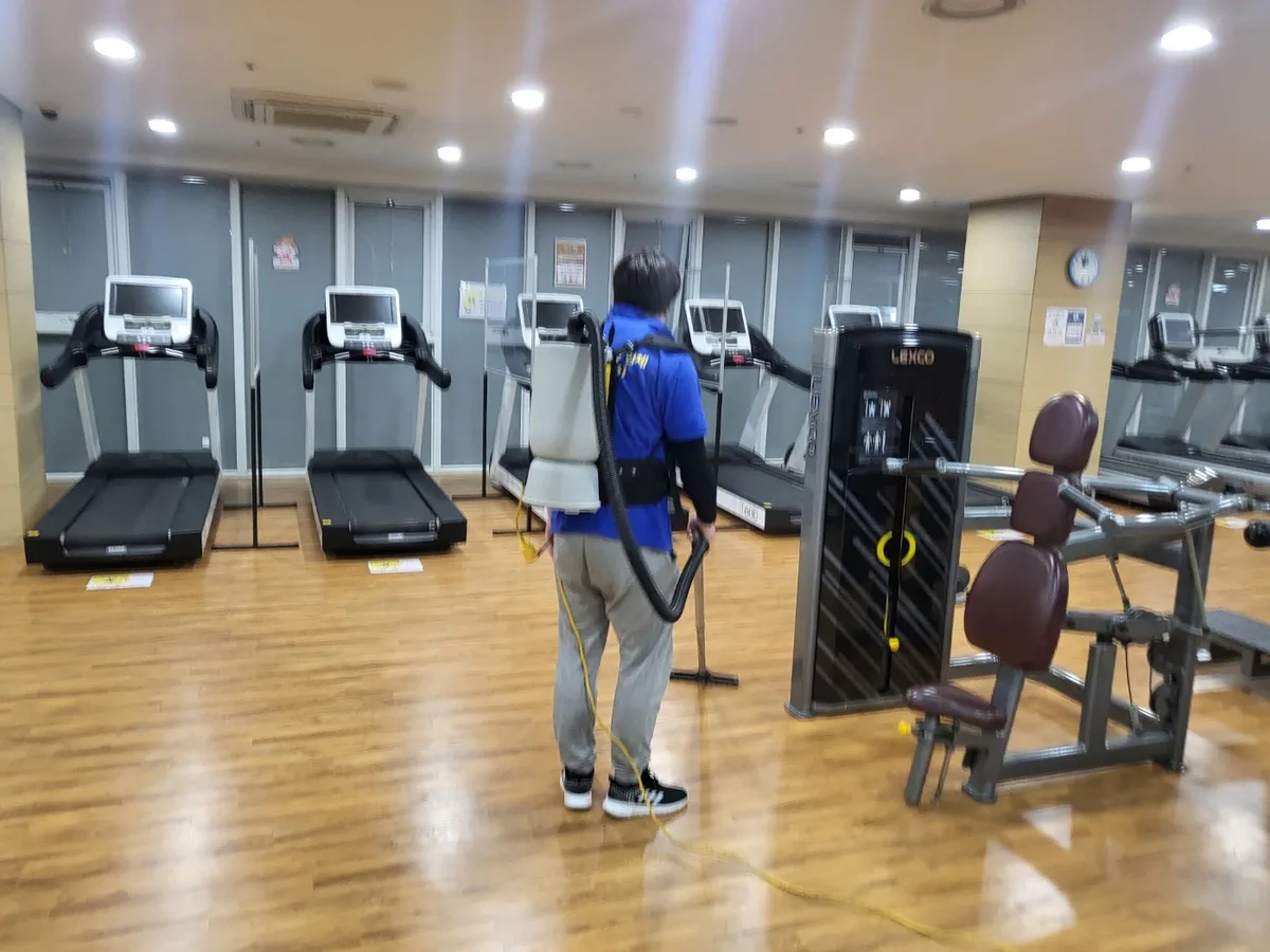 함양군 병곡면 헬스장 샤워실 장비 주변 정밀 위생청소 사례 - 행진크린