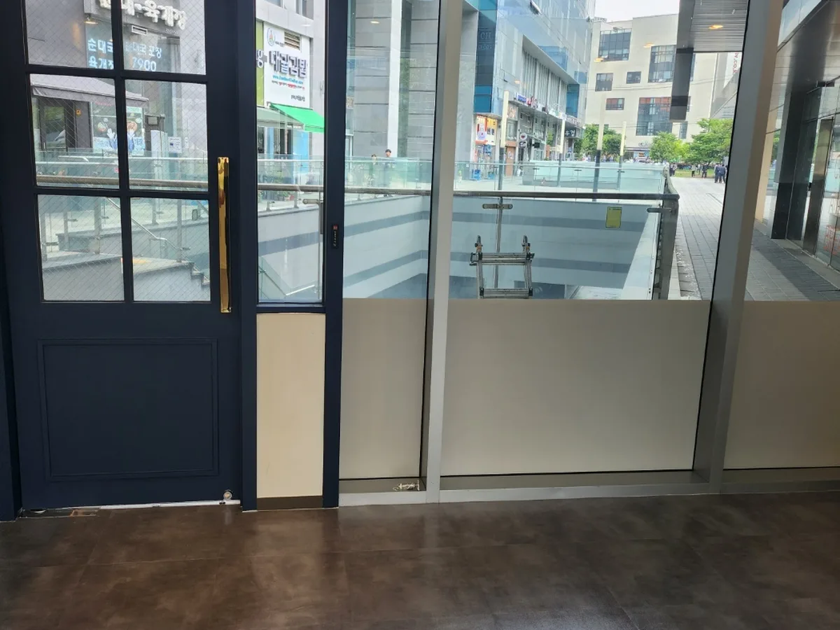 합천군 쌍백면 현장 출입문·프레임 바닥 위생청소 사례 - 행진크린